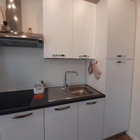 Casa Alex Ausy, Moderno Monolocale Con Balcone,self Check-in,wifi Free *