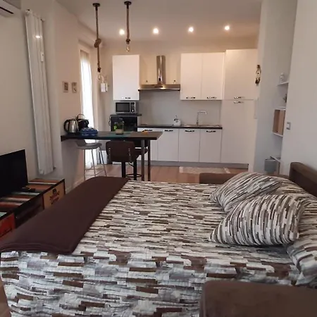 Casa Alex Ausy, Moderno Monolocale Con Balcone,self Check-in,wifi Free * טורינו