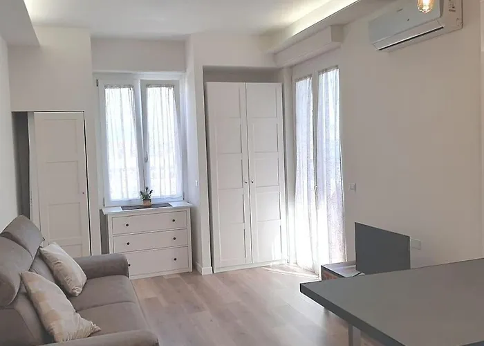 Apartment Casa Alex Ausy, Moderno Monolocale Con Balcone,self Check-in,wifi Free *