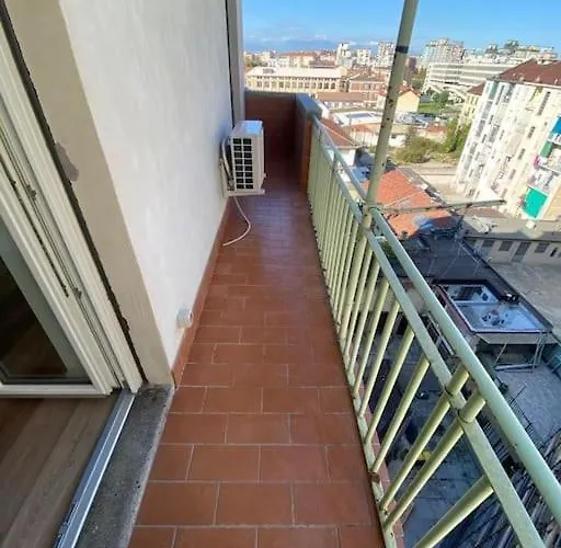 Casa Alex Ausy, Moderno Monolocale Con Balcone,self Check-in,wifi Free