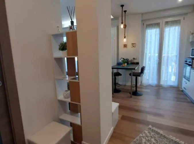 Casa Alex Ausy, Moderno Monolocale Con Balcone,self Check-in,wifi Free