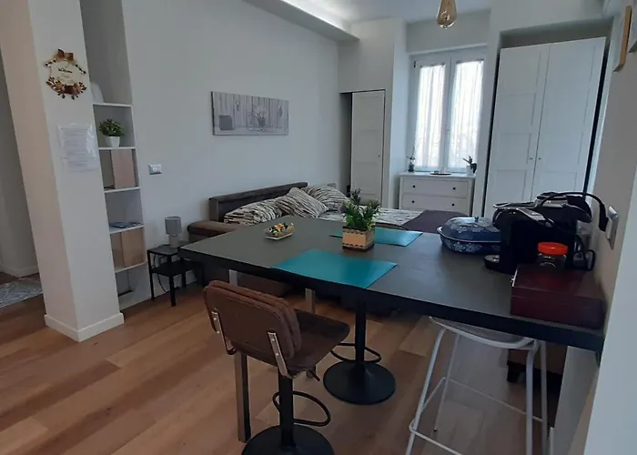 Casa Alex Ausy, Moderno Monolocale Con Balcone,self Check-in,wifi Free *