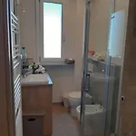 Casa Alex Ausy, Moderno Monolocale Con Balcone,self Check-in,wifi Free דירה *
