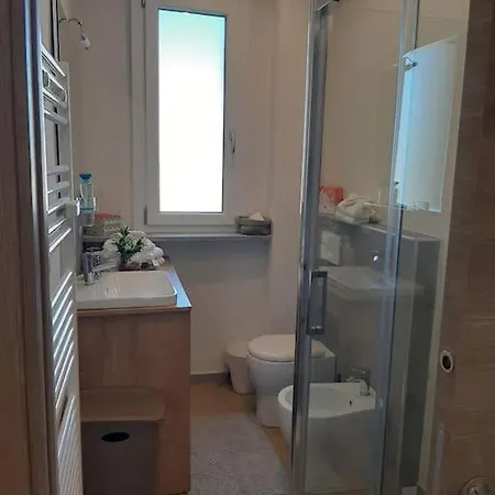 Casa Alex Ausy, Moderno Monolocale Con Balcone,self Check-in,wifi Free Apartment *