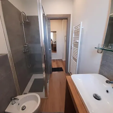 Apartment Casa Alex Ausy, Moderno Monolocale Con Balcone,self Check-in,wifi Free